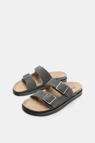 Sandalias de cuero con hebilla