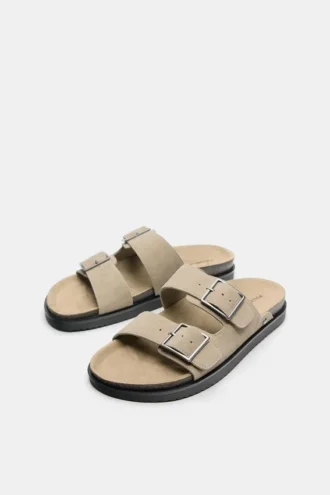 Sandalias de cuero con hebilla