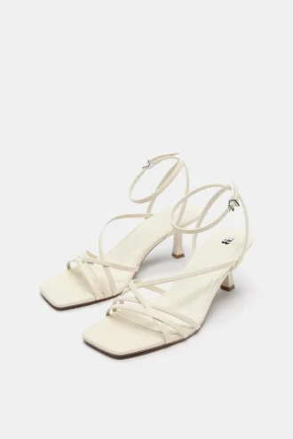 Sandalias de tacón con tiras