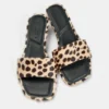 Sandalias de tacón de piel con estampado de leopardo