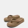 Sandalias planas con volumen Sandalias planas con volumen