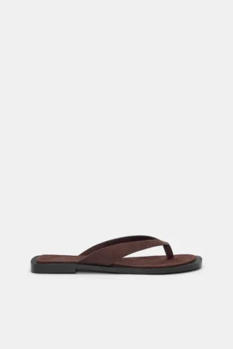 Sandalias planas de piel