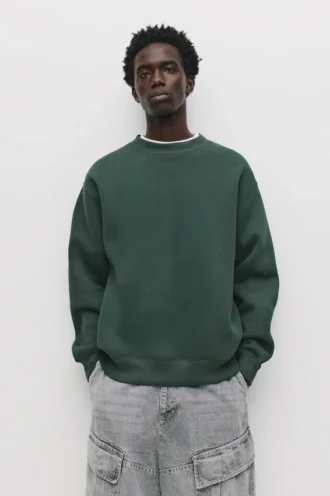 Sudadera básica de cuello redondo