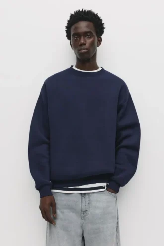 Sudadera básica de cuello redondo