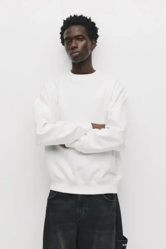 Sudadera básica de cuello redondo