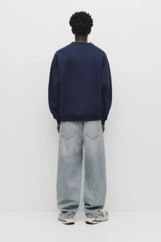 Sudadera básica de cuello redondo