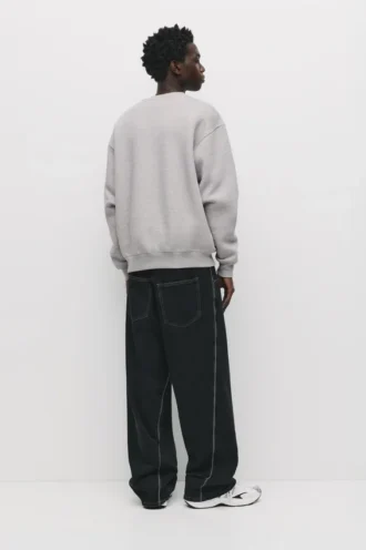 Sudadera básica de cuello redondo