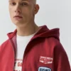 Sudadera con capucha, cremallera y parches Sudadera con capucha, cremallera y parches