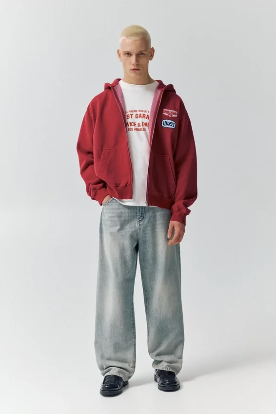 Sudadera con capucha, cremallera y parches Sudadera con capucha, cremallera y parches