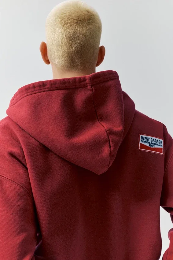 Sudadera con capucha, cremallera y parches Sudadera con capucha, cremallera y parches