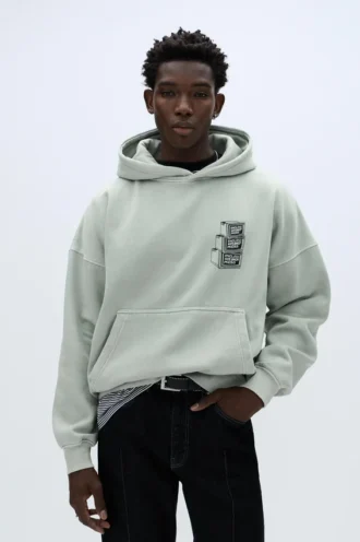 Sudadera con capucha oversize y estampado