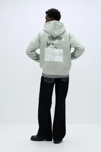 Sudadera con capucha oversize y estampado