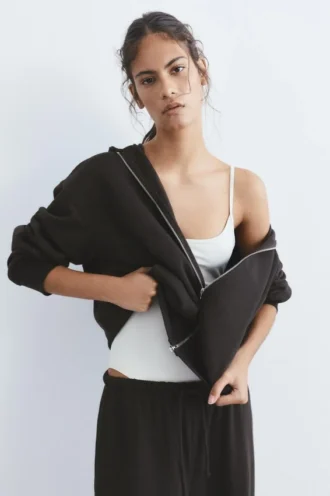 Sudadera con capucha y cremallera