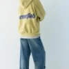 Sudadera con capucha y estampado amarillo Sudadera con capucha y estampado amarillo