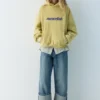 Sudadera con capucha y estampado amarillo Sudadera con capucha y estampado amarillo