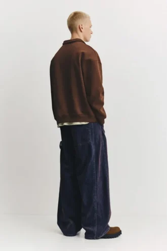 Sudadera con cuello polo y estampado