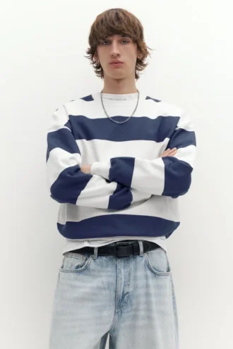 Sudadera de cuello redondo a rayas
