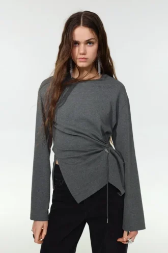 Top de manga larga con apliques