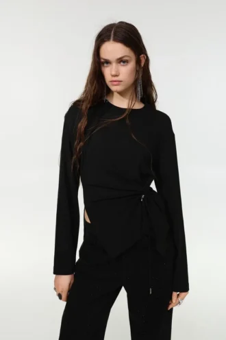 Top de manga larga con apliques
