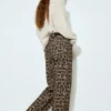 Vaqueros con estampado de leopardo y cordón