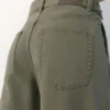 Vaqueros de corte globo con cintura ajustable