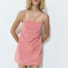 Vestido corto de cuadros vichy con tirantes Vestido corto de cuadros vichy con tirantes