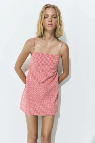 Vestido corto de cuadros vichy con tirantes