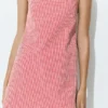 Vestido corto de cuadros vichy con tirantes Vestido corto de cuadros vichy con tirantes