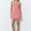 Vestido corto de cuadros vichy con tirantes Vestido corto de cuadros vichy con tirantes