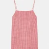 Vestido corto de cuadros vichy con tirantes Vestido corto de cuadros vichy con tirantes