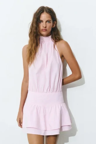 Vestido corto de rayas con cuello halter