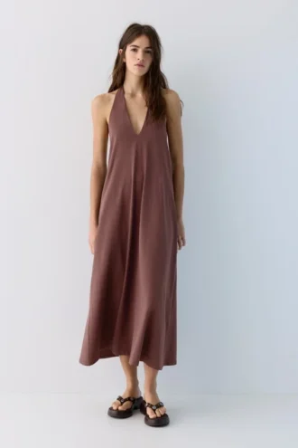 Vestido midi con cuello halter