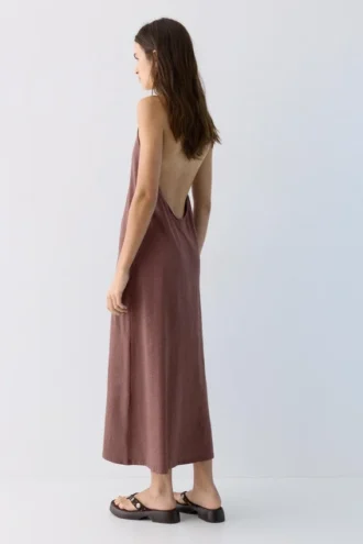 Vestido midi con cuello halter