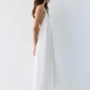 Vestido midi con cuello halter Vestido midi con cuello halter