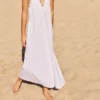 Vestido midi con cuello halter Vestido midi con cuello halter