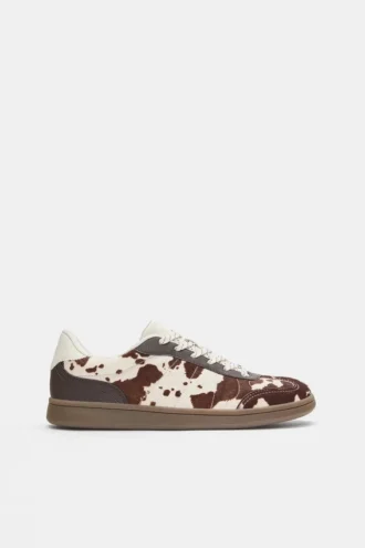 Zapatillas de piel con estampado de vaca Zapatillas de piel con estampado de vaca