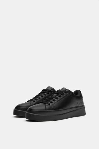 Zapatillas deportivas de suela gruesa
