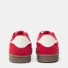 Zapatillas retro con detalles