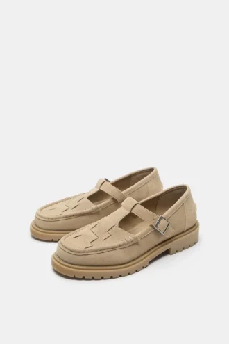 Zapatos de piel con detalle de hebilla