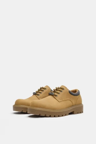 Zapatos STWD con cordones