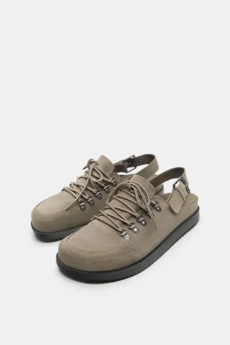 Zuecos de cuero con cordones STWD