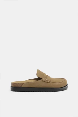 Zuecos de piel
