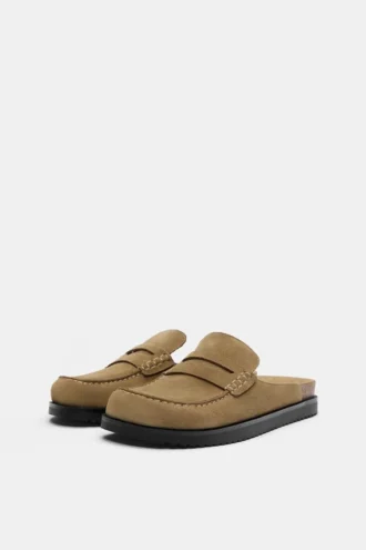 Zuecos de piel